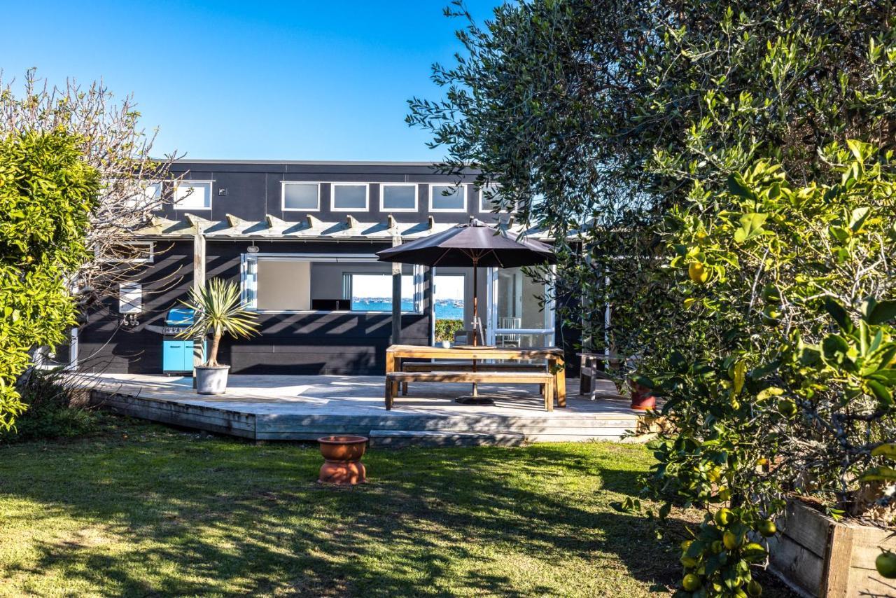 Driftwood Beach House With Spa Pool - Absolute Beachfront! Blackpool Dış mekan fotoğraf